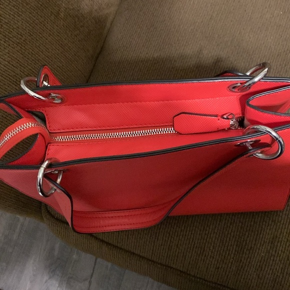 Brand new red Guess purse - Picture 7 of 7